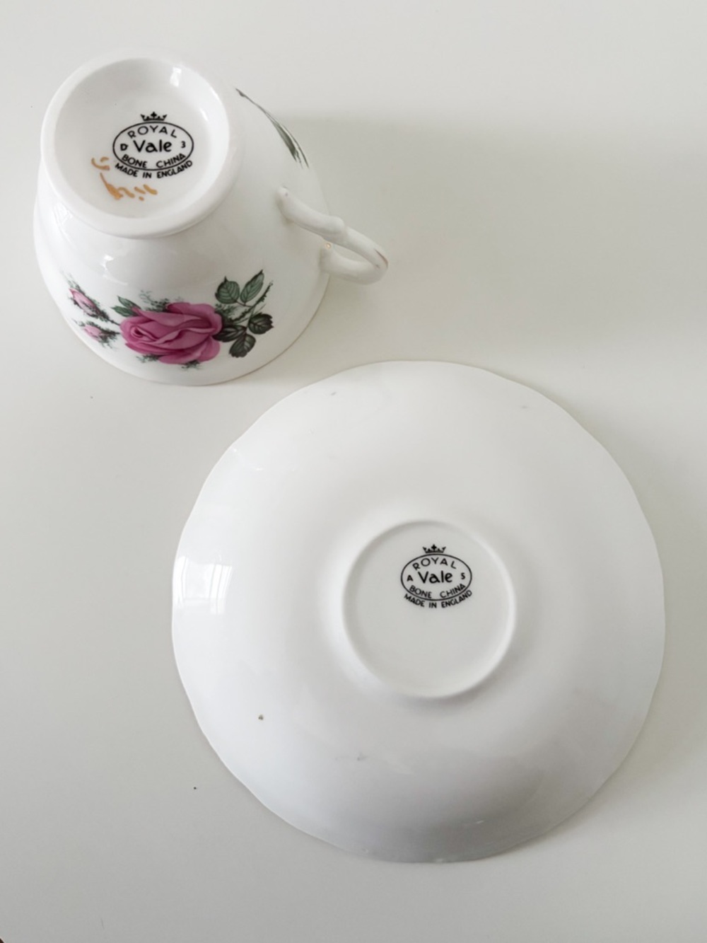 Vintage Royal Vale Bone China Pink Floral Tea Cup & Saucer - Made in England - Picture 5 of 5